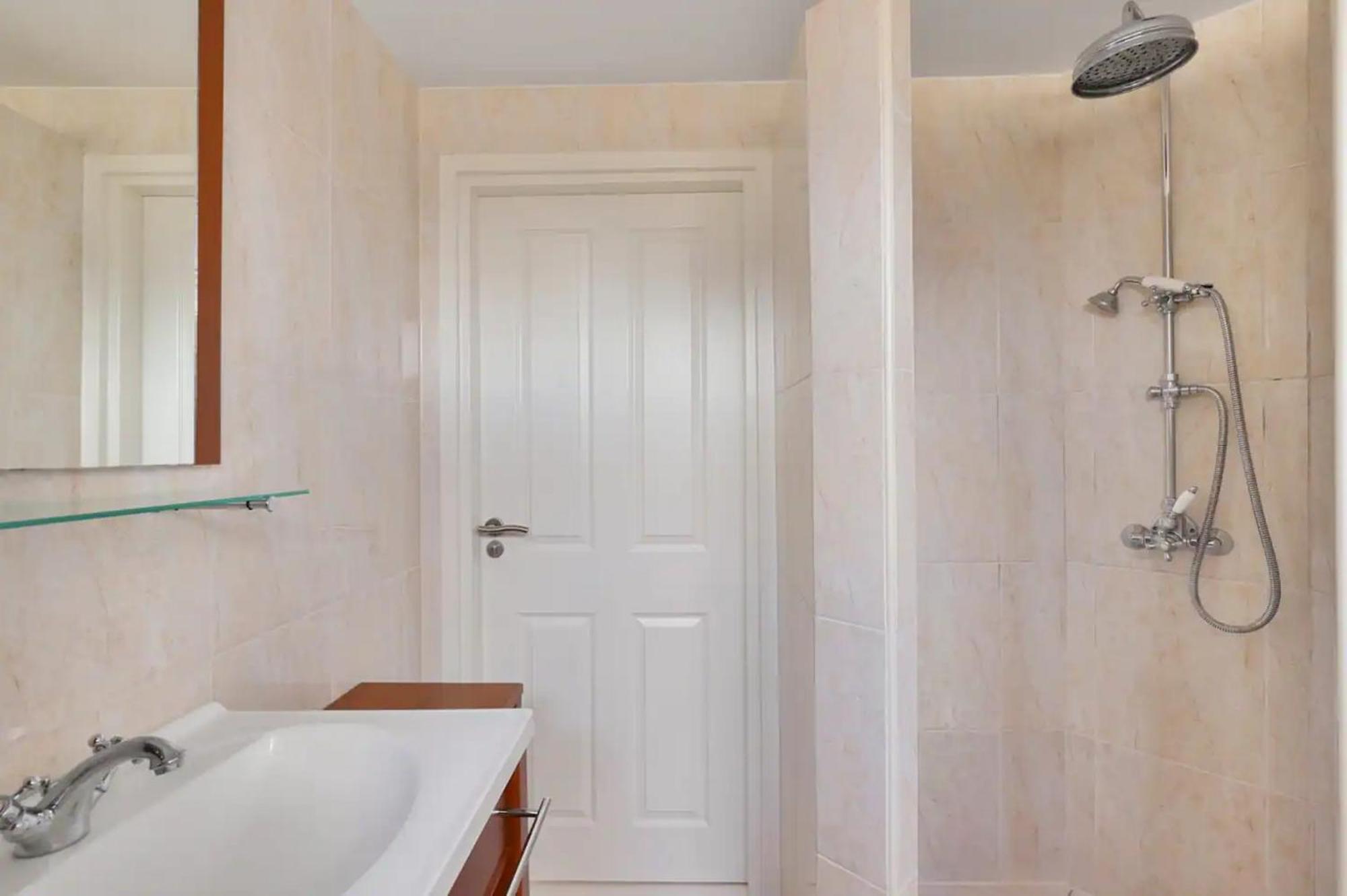 Apeldoorn- Ruime Eengezinswoning Met 5 Slaapkamers Exterior photo